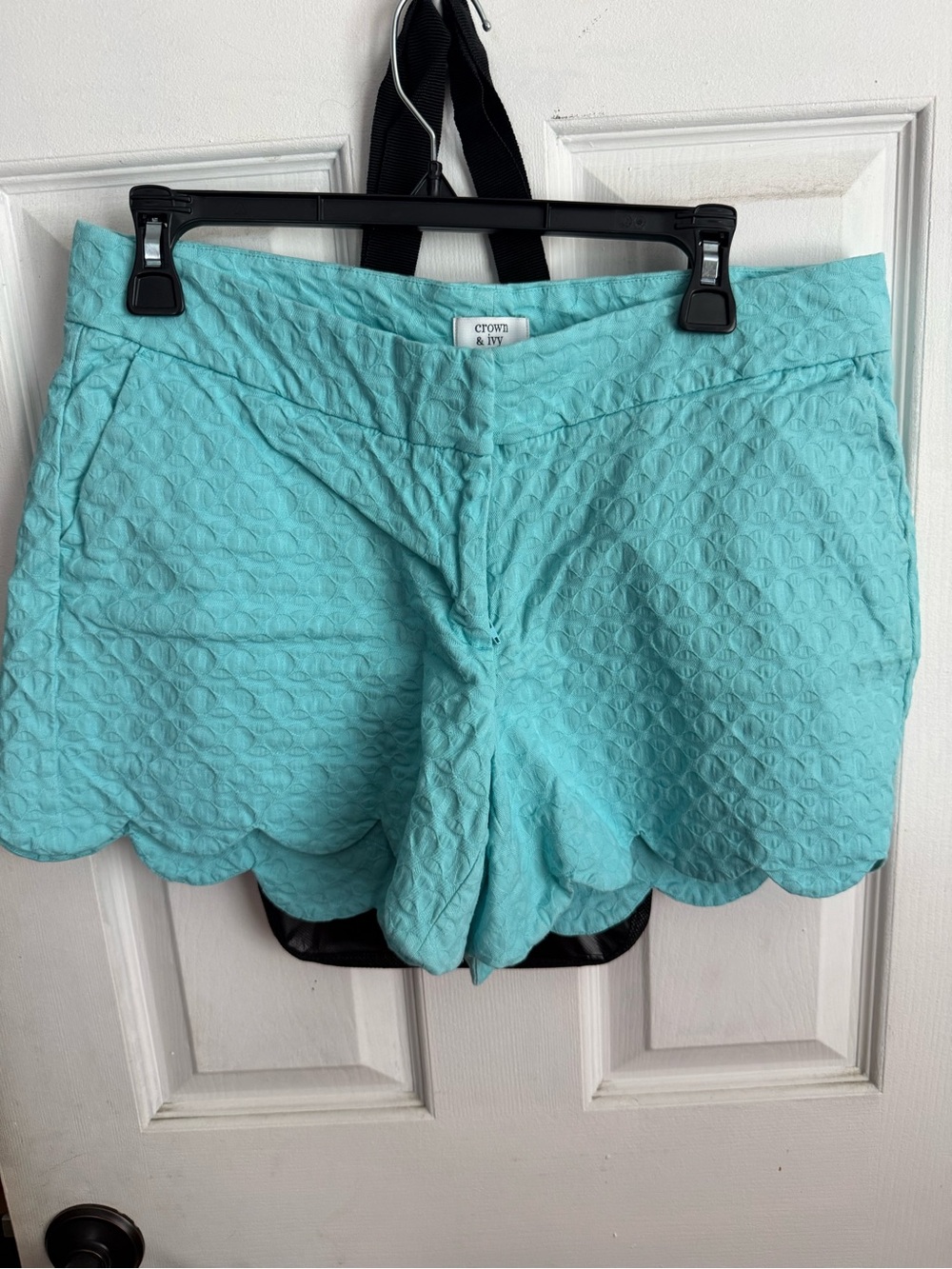 crown & ivy aqua scallop hem quilted shorts